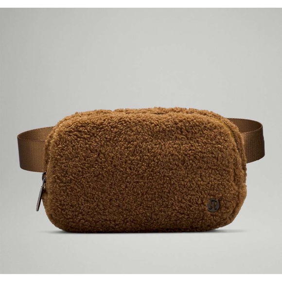 lululemon athletica Handbags - 2021 Version - Lululemon Everywhere Fleece Belt Bag (continuous loop)